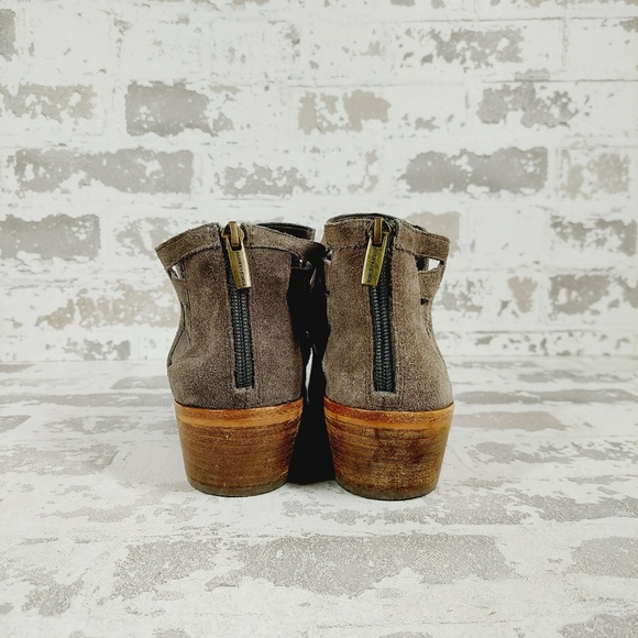 NEW Vince Camuto Peera Suede Cutout Ankle Bootie H922 - Picture 5 of 11